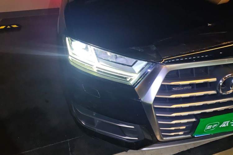Used Audi Q7 2018 45 TFSI Technology Edition Right Front Headlight