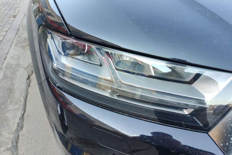 Used Audi Q7 2018 45 TFSI S line Sport Edition Right Front Headlight