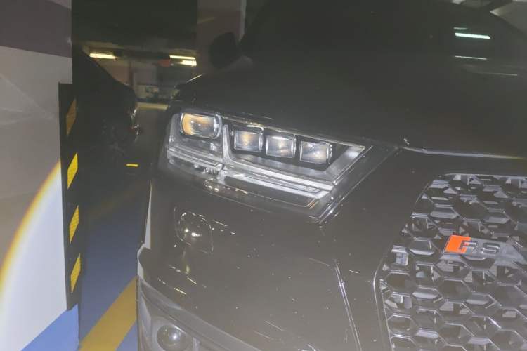 Used Audi Q7 2018 40 TFSI Comfort Model Right Front Headlight