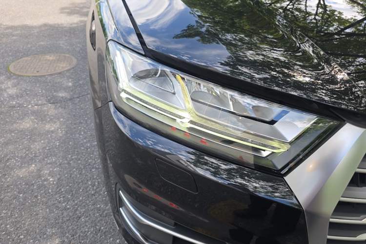 Used Audi Q7 2018 45 TFSI Technology Edition Right Front Headlight