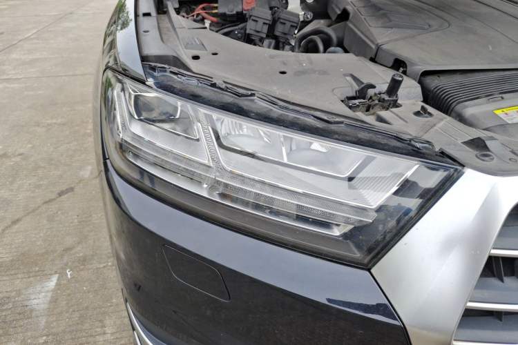 Used Audi Q7 2018 45 TFSI Technology Edition Right Front Headlight