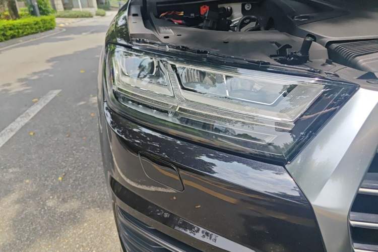 Used Audi Q7 2018 40 TFSI S line Sport Edition Right Front Headlight