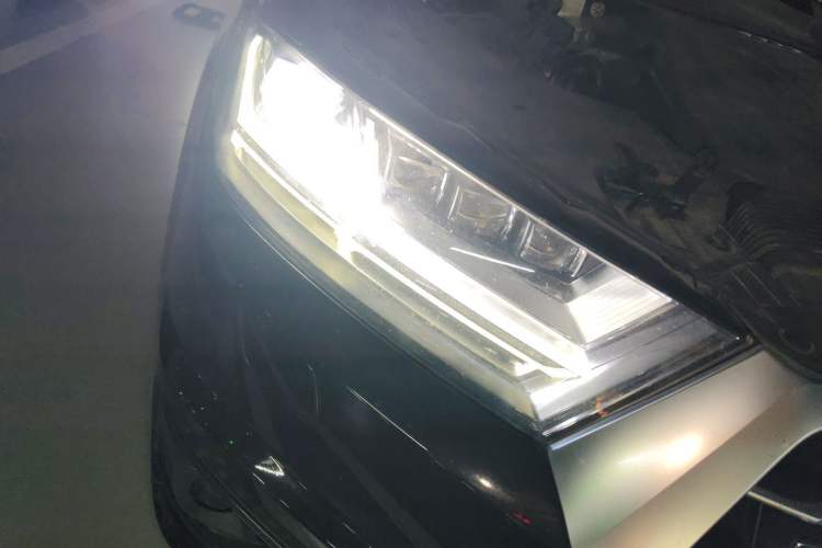 Used Audi Q7 2018 45 TFSI Prestige Edition Right Front Headlight