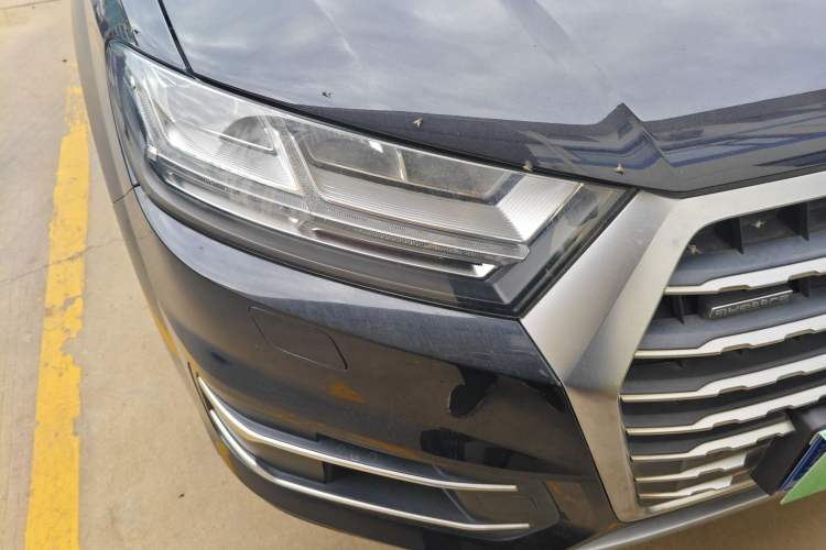 Used Audi Q7 2018 40 TFSI Comfort Model Right Front Headlight