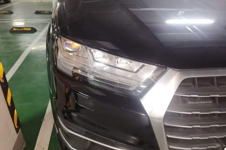 Used Audi Q7 2018 45 TFSI Technology Edition Right Front Headlight