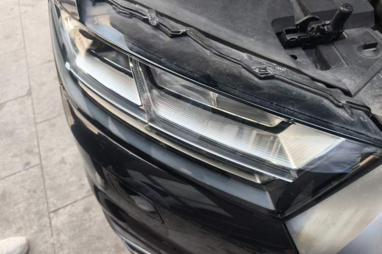 Used Audi Q7 2018 45 TFSI Technology Edition Right Front Headlight