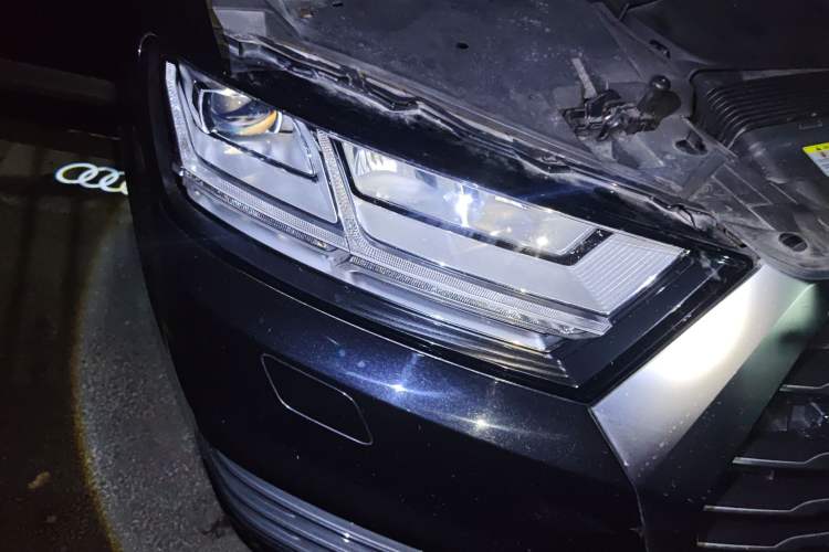 Used Audi Q7 2018 45 TFSI S line Sport Edition Right Front Headlight