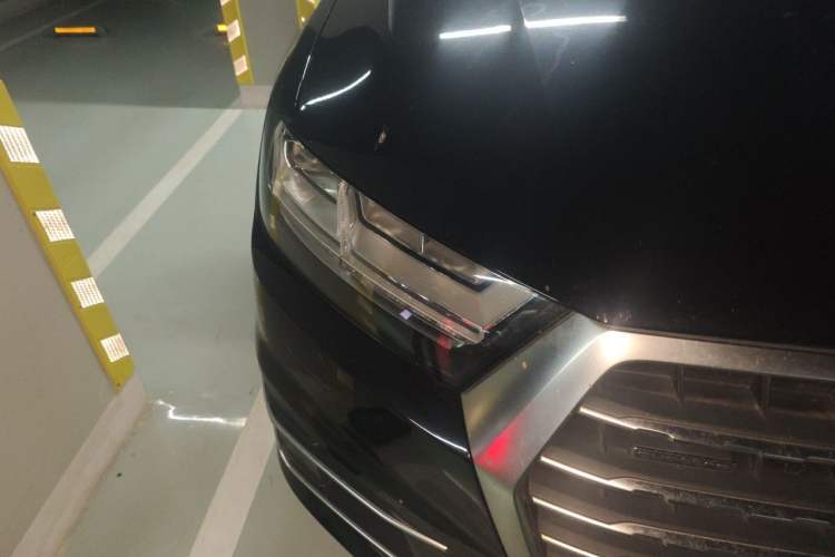 Used Audi Q7 2018 45 TFSI Technology Edition Right Front Headlight