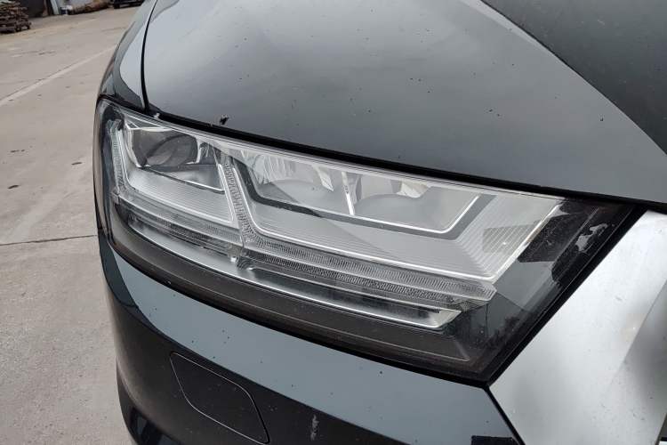 Used Audi Q7 2018 45 TFSI Technology Edition Right Front Headlight