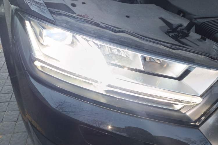 Used Audi Q7 2018 40 TFSI S line Sport Edition Right Front Headlight