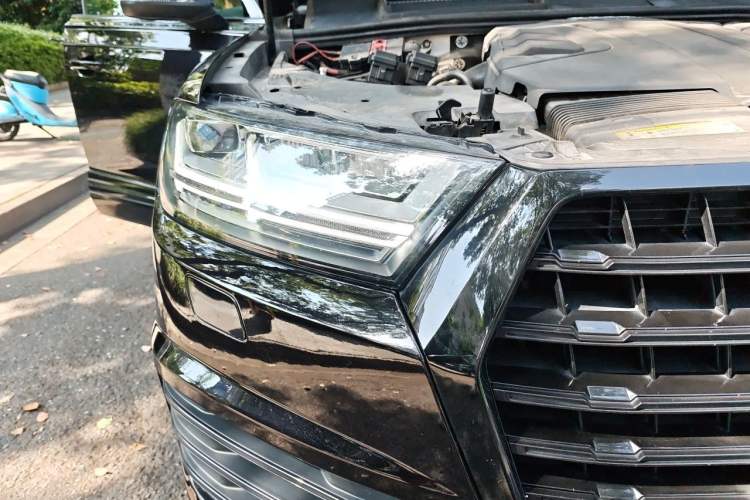 Used Audi Q7 2018 45 TFSI S line Sport Edition Right Front Headlight