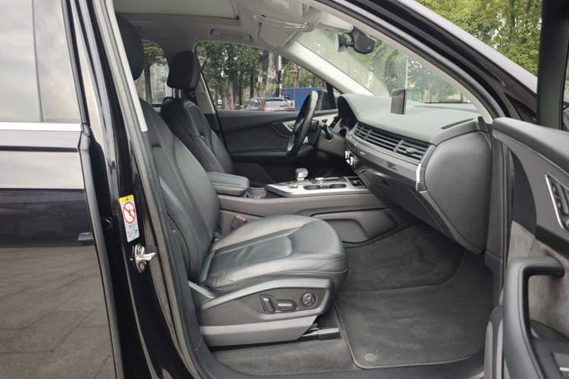 Used Audi Q7 2018 40 TFSI S line Sport Edition Right Front Seat