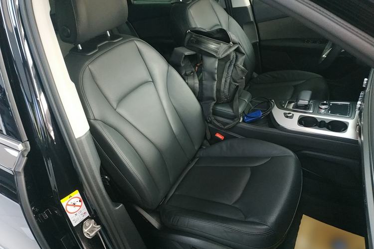Used Audi Q7 2018 40 TFSI Comfort Model Right Front Seat