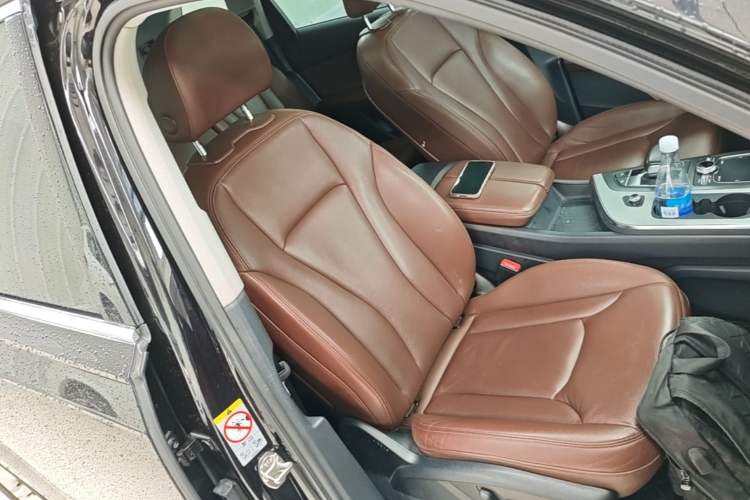 Used Audi Q7 2018 40 TFSI Comfort Model Right Front Seat