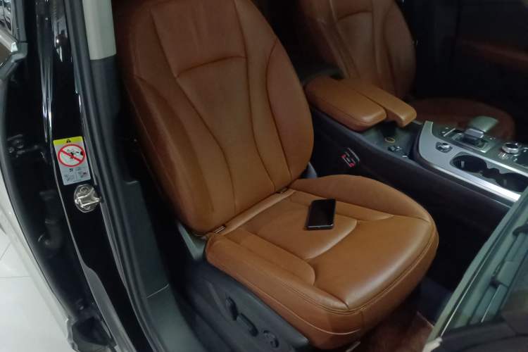 Used Audi Q7 2018 40 TFSI Comfort Model Right Front Seat