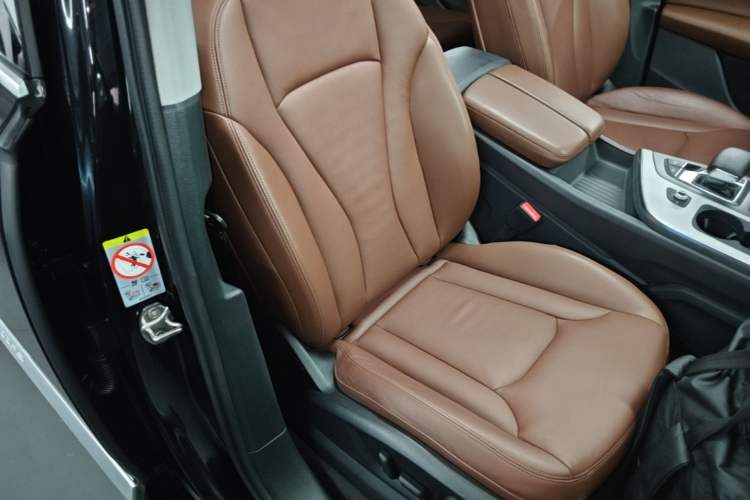 Used Audi Q7 2018 45 TFSI Technology Edition Right Front Seat