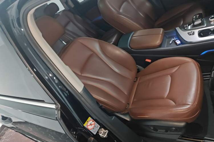 Used Audi Q7 2018 40 TFSI Comfort Model Right Front Seat