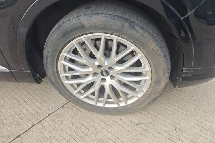 Used Audi Q7 2018 45 TFSI S line Sport Edition Right Front Wheel Hub