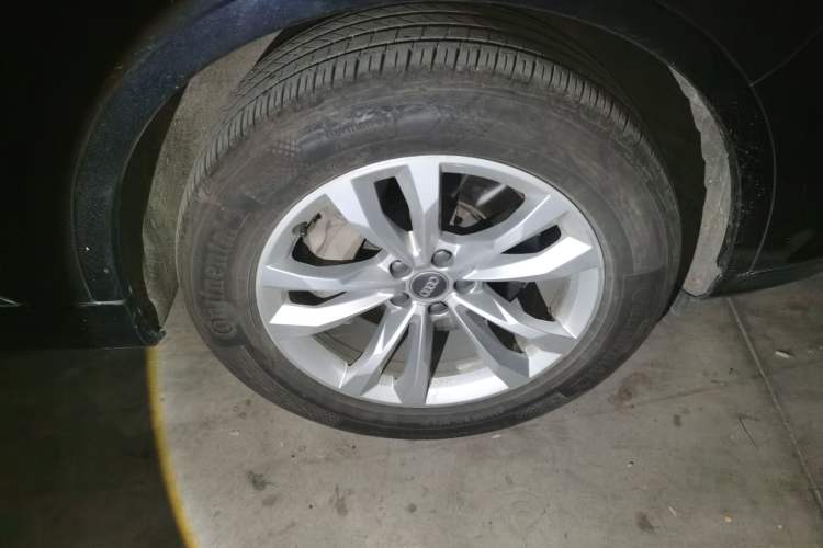 Used Audi Q7 2018 45 TFSI Technology Edition Right Front Wheel Hub