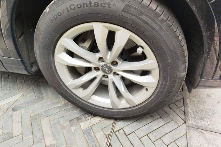 Used Audi Q7 2018 45 TFSI Technology Edition Right Front Wheel Hub