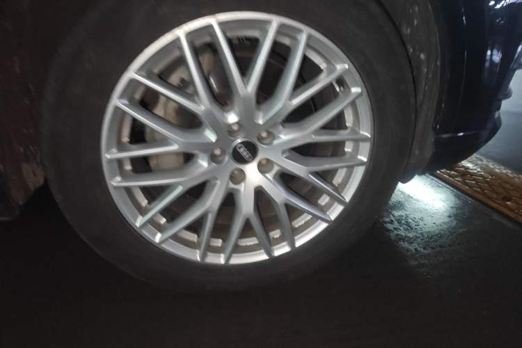 Used Audi Q7 2018 45 TFSI S line Sport Edition Right Front Wheel Hub