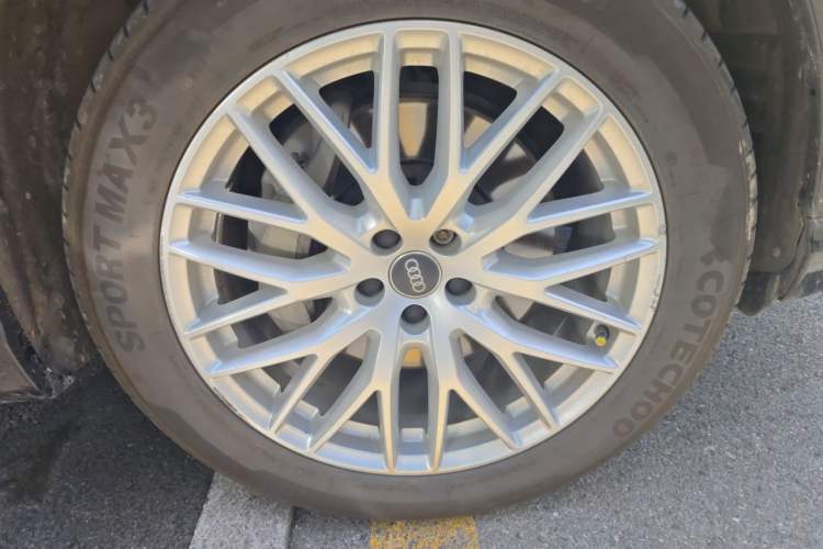 Used Audi Q7 2018 45 TFSI Technology Edition Right Front Wheel Hub