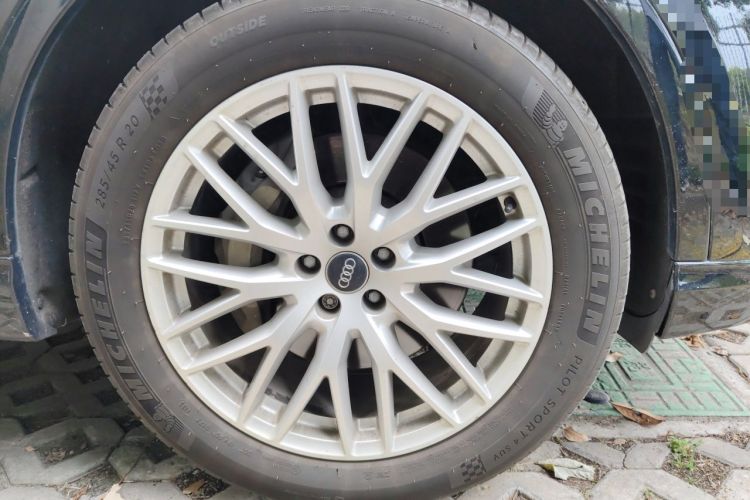 Used Audi Q7 2018 45 TFSI S line Sport Edition Right Front Wheel Hub