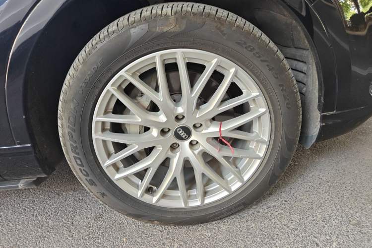 Used Audi Q7 2018 45 TFSI S line Sport Edition Right Front Wheel Hub