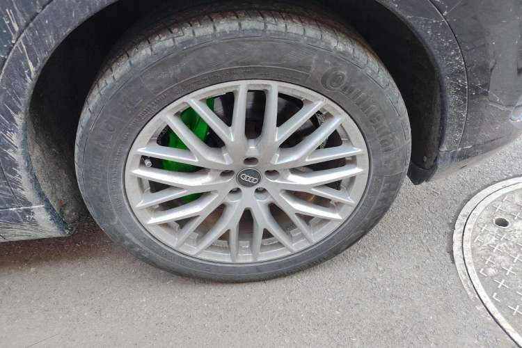 Used Audi Q7 2018 45 TFSI S line Sport Edition Right Front Wheel Hub