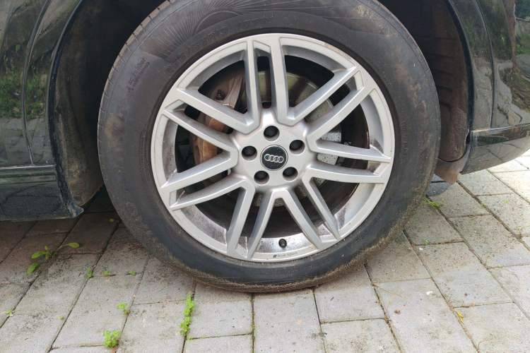 Used Audi Q7 2018 40 TFSI S line Sport Edition Right Front Wheel Hub