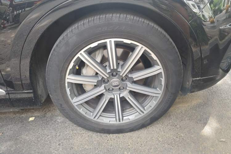 Used Audi Q7 2018 45 TFSI Prestige Edition Right Front Wheel Hub