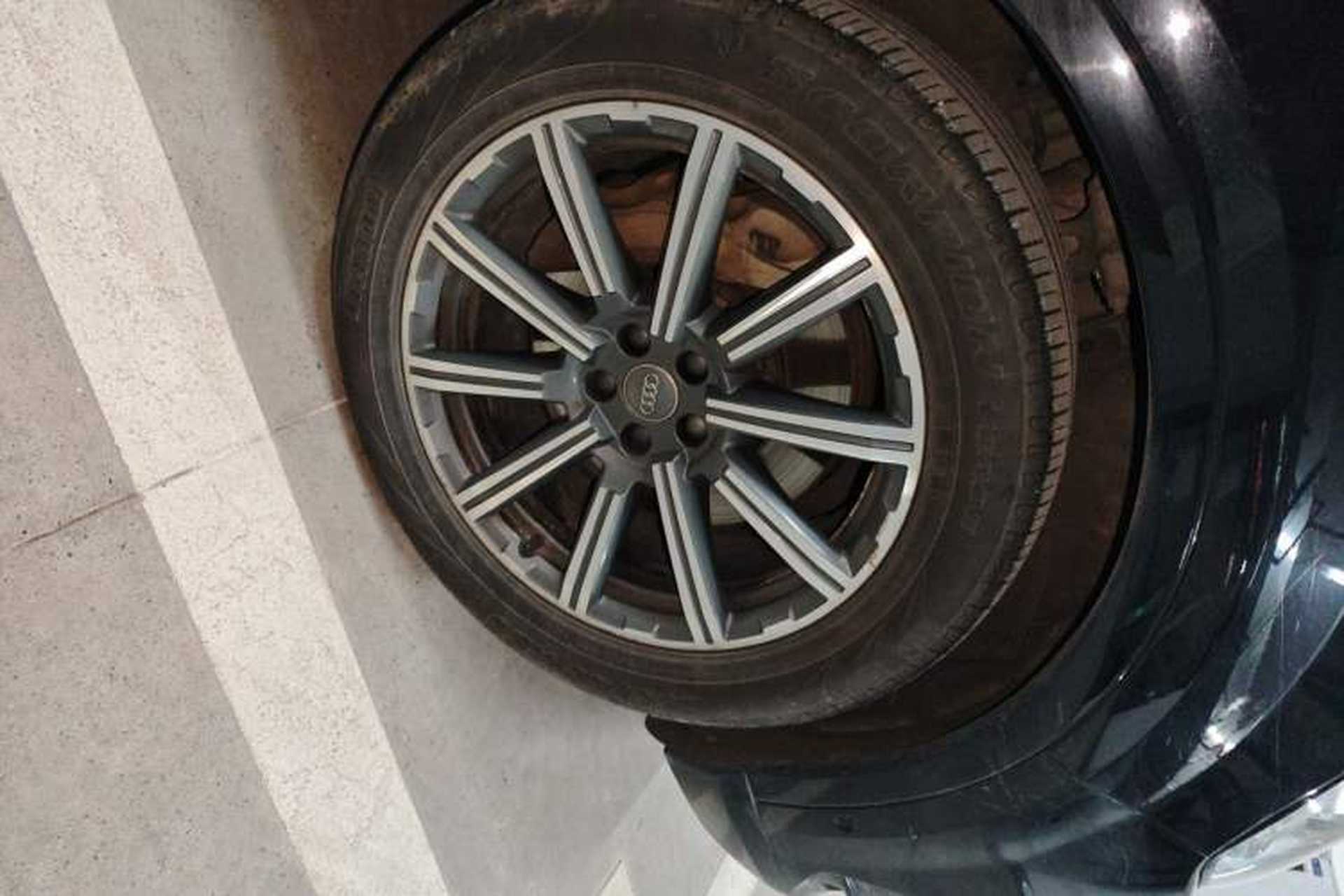 Used Audi Q7 2018 45 TFSI Technology Edition Right Front Wheel Hub