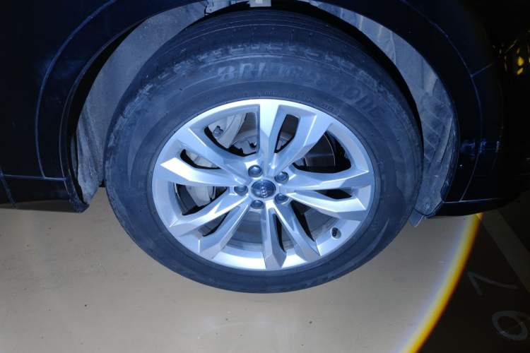 Used Audi Q7 2018 45 TFSI Technology Edition Right Front Wheel Hub