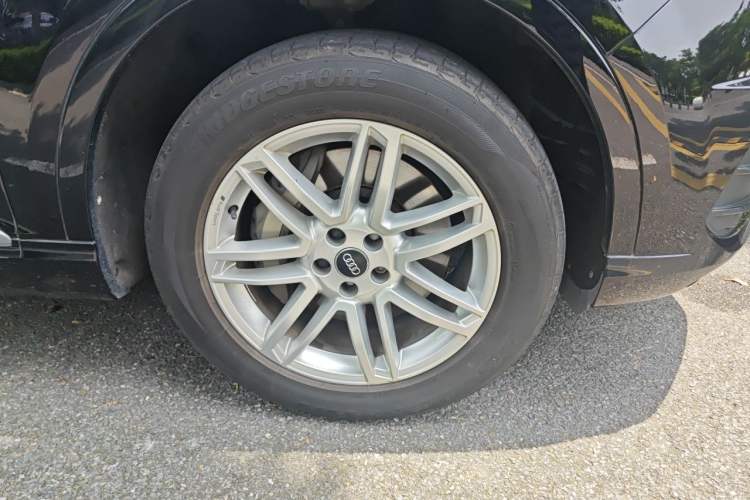 Used Audi Q7 2018 40 TFSI S line Sport Edition Right Front Wheel Hub