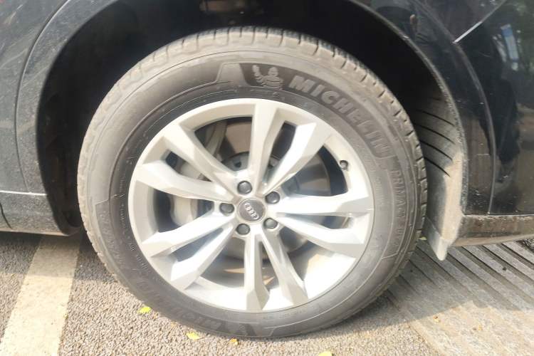 Used Audi Q7 2018 45 TFSI Technology Edition Right Front Wheel Hub