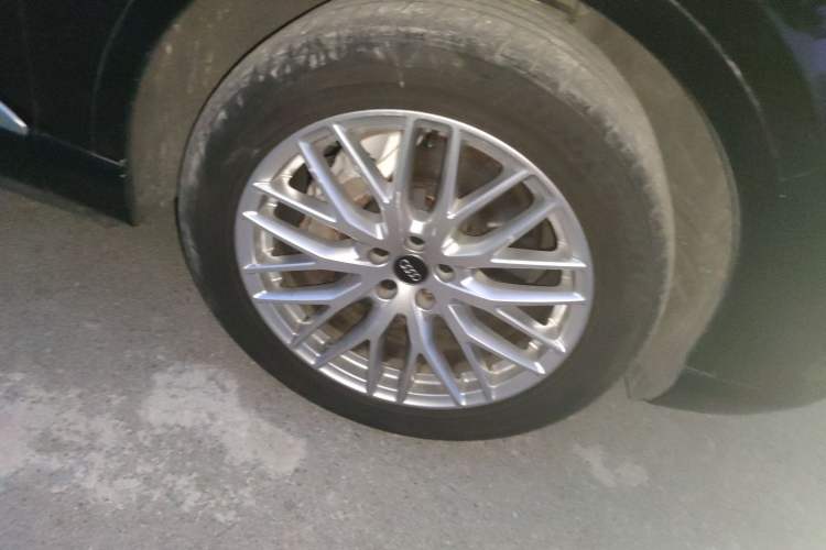 Used Audi Q7 2018 45 TFSI S line Sport Edition Right Front Wheel Hub