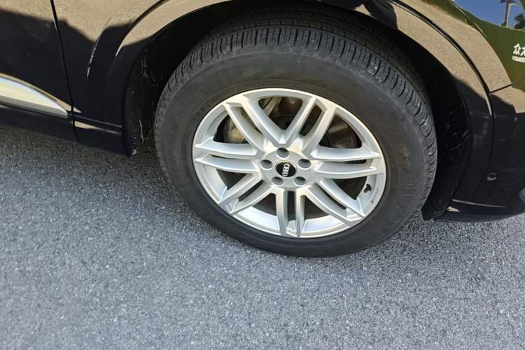 Used Audi Q7 2018 40 TFSI Comfort Model Right Front Wheel Hub