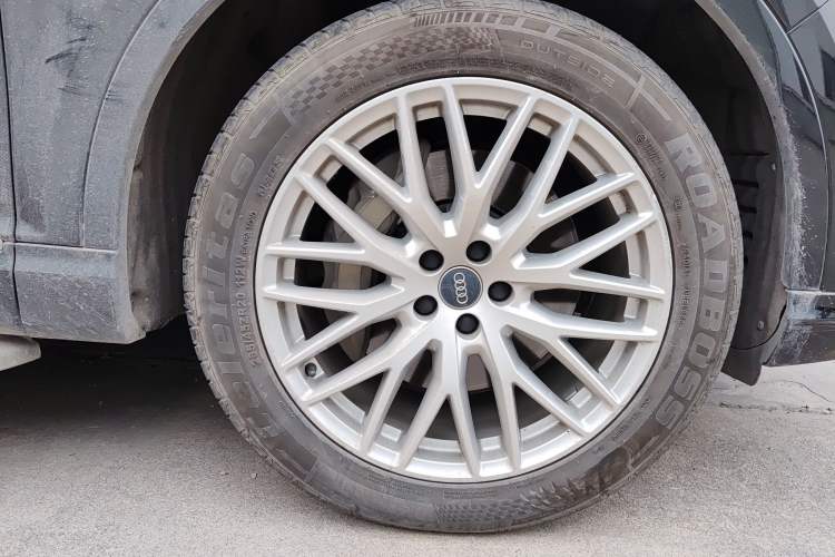 Used Audi Q7 2018 45 TFSI Technology Edition Right Front Wheel Hub