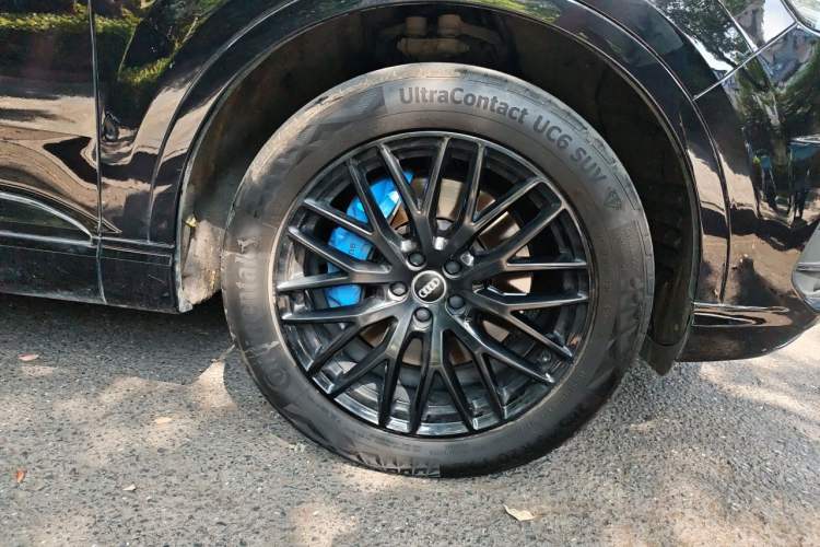 Used Audi Q7 2018 45 TFSI S line Sport Edition Right Front Wheel Hub