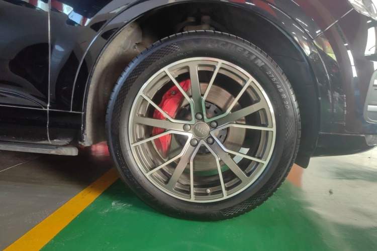Used Audi Q7 2018 45 TFSI Technology Edition Right Front Wheel Hub