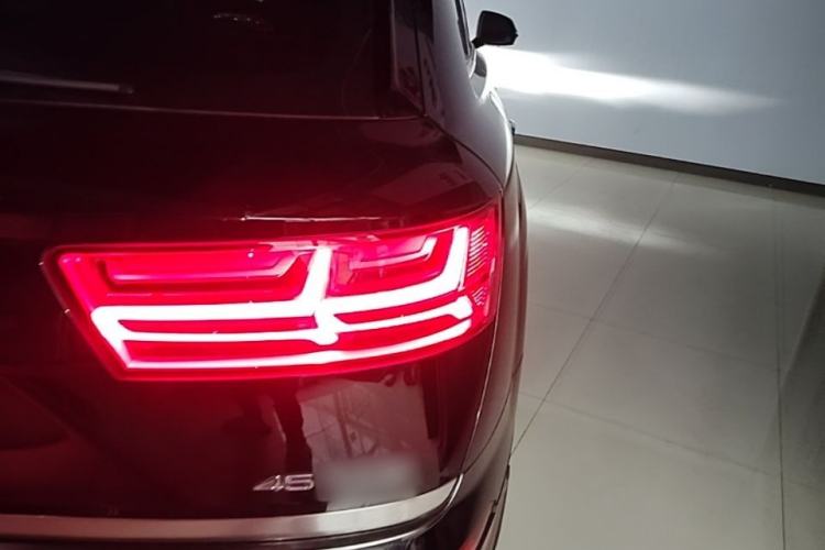 Used Audi Q7 2018 45 TFSI Technology Edition Right Rear Taillight