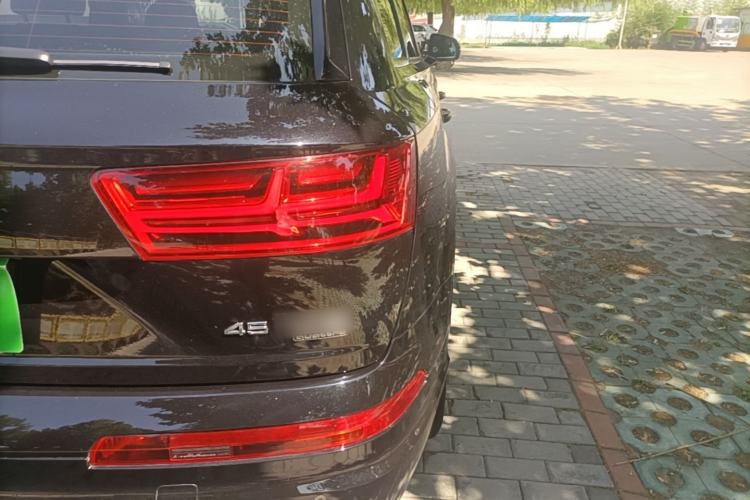 Used Audi Q7 2018 45 TFSI Technology Edition Right Rear Taillight