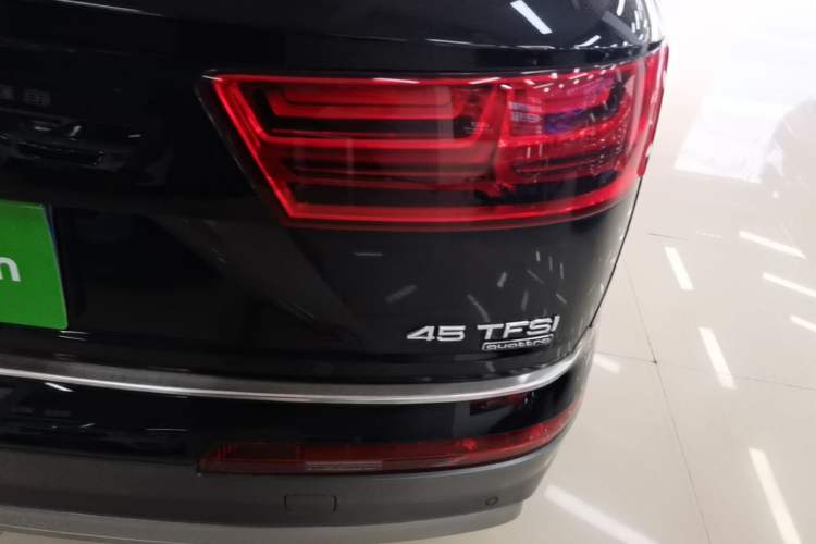 Used Audi Q7 2018 45 TFSI Technology Edition Right Rear Taillight