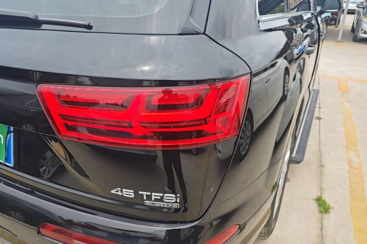 Used Audi Q7 2018 45 TFSI Technology Edition Right Rear Taillight