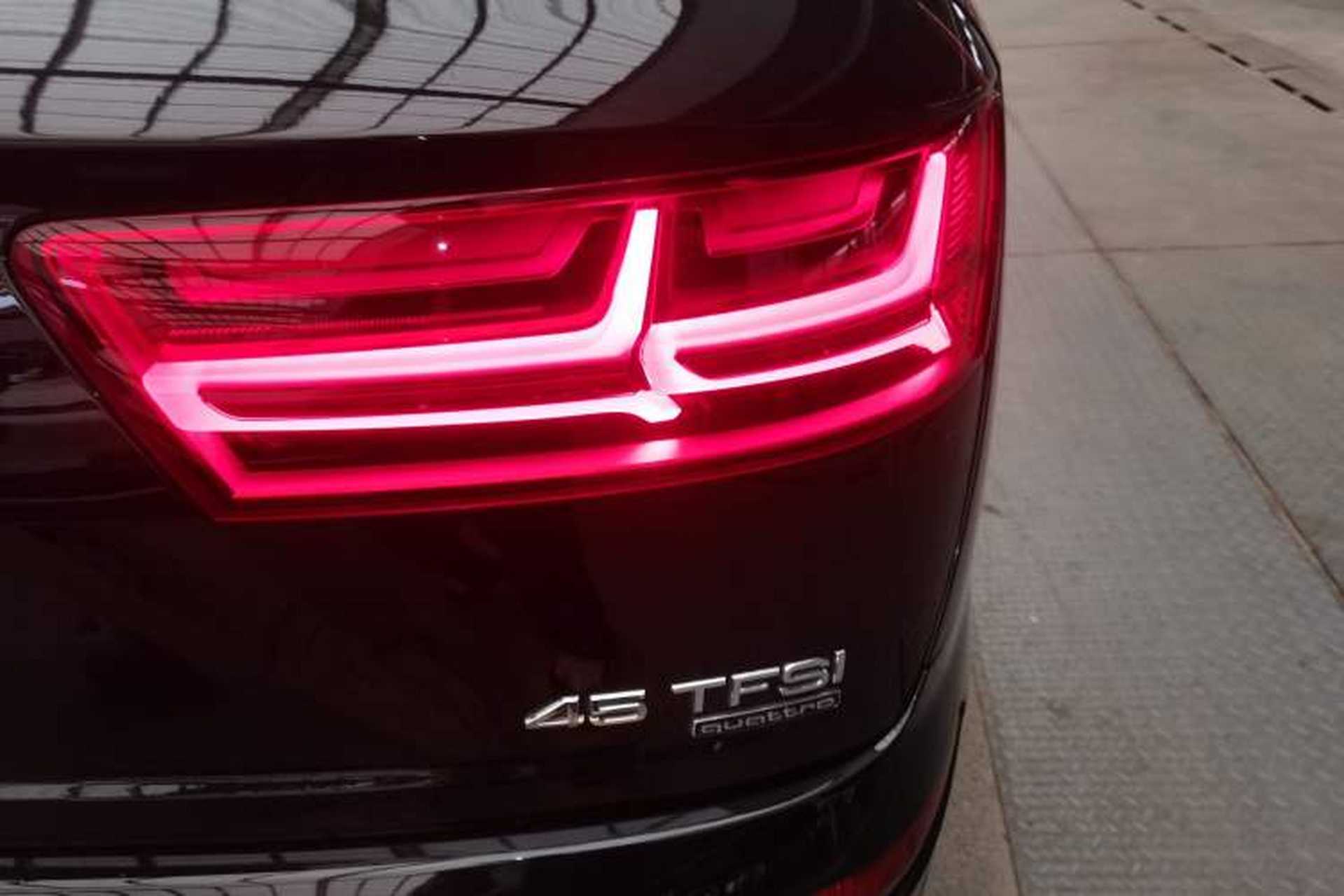 Used Audi Q7 2018 45 TFSI Technology Edition Right Rear Taillight