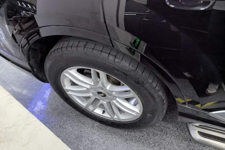 Used Audi Q7 2018 40 TFSI Comfort Model Right Rear Wheel Hub