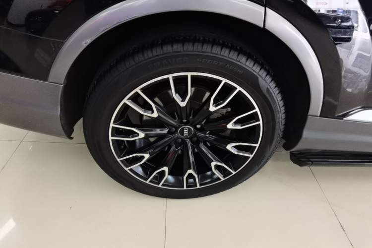 Used Audi Q7 2018 45 TFSI Technology Edition Right Rear Wheel Hub