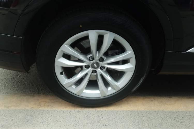 Used Audi Q7 2018 45 TFSI Technology Edition Right Rear Wheel Hub