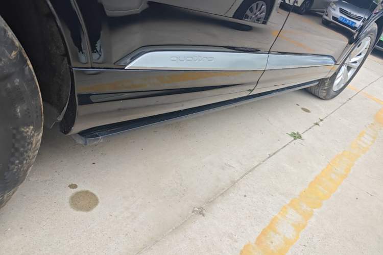 Used Audi Q7 2018 45 TFSI Technology Edition Right Side Sill
