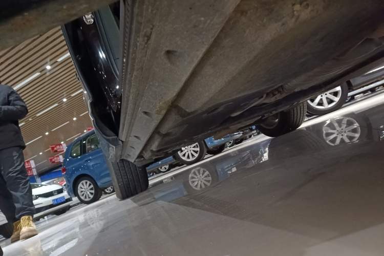 Used Audi Q7 2018 40 TFSI Comfort Model Right Side Sill